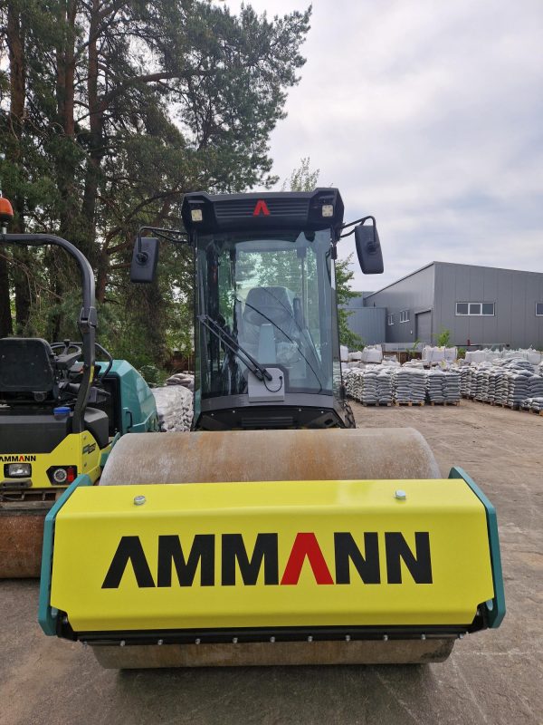 Naudotas gruntinis volas Ammann ARS 70 vaizdas iš priekio