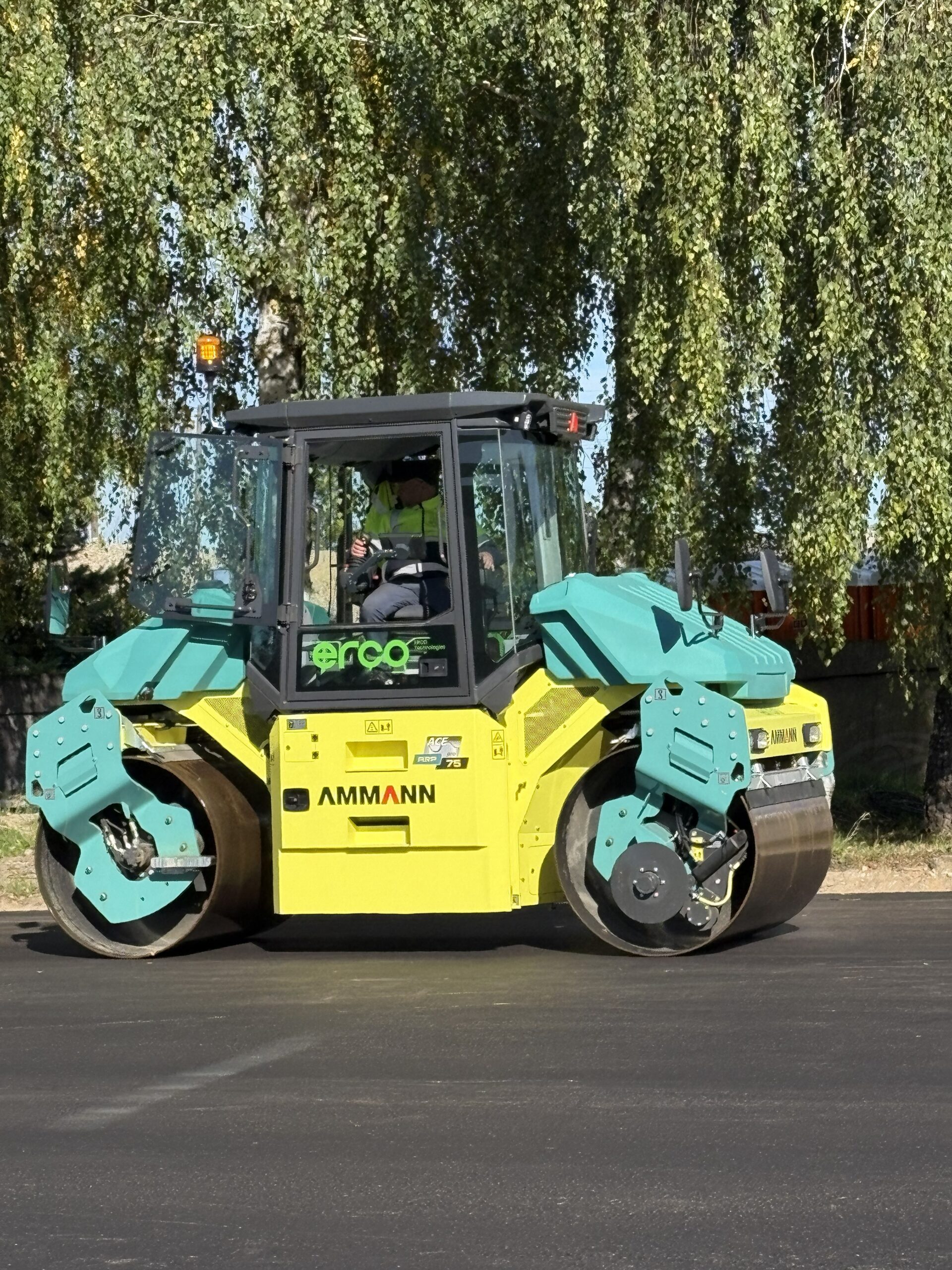 IMG_0376 Ammann ARP 75 asfalto volas vaizdas iš šono