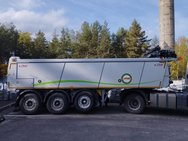 nauja Fliegl ASS 372 Mega puspriekabė vaizdas iš šono