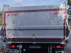 nauja Fliegl ASS 372 Mega puspriekabė vaizdas iš galo