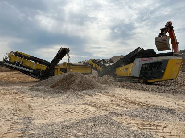Rotorinis trupintuvas Keestrack R3e vaizdas iš šono