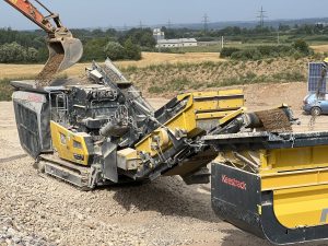 Rotorinis trupintuvas Keestrack R3e vaizdas iš priekio